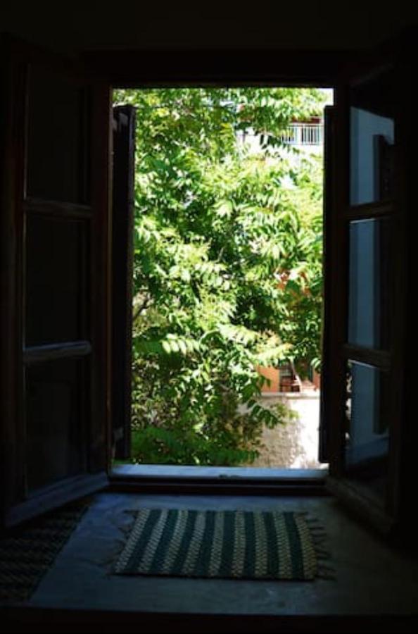 Panoramic Views Of Center Apartment